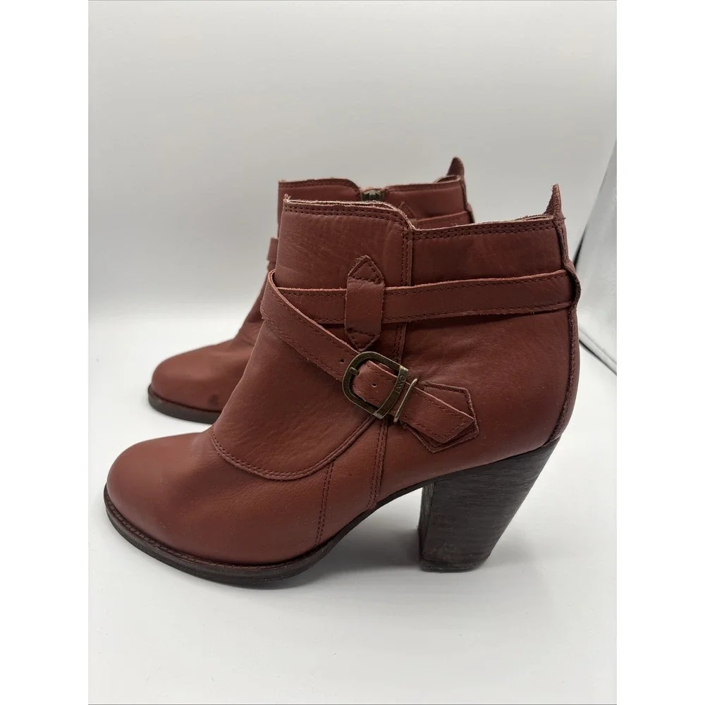 EMU‎  Women's Seville Ankle Sheepskin + Leather Block Heel Boots Size 9